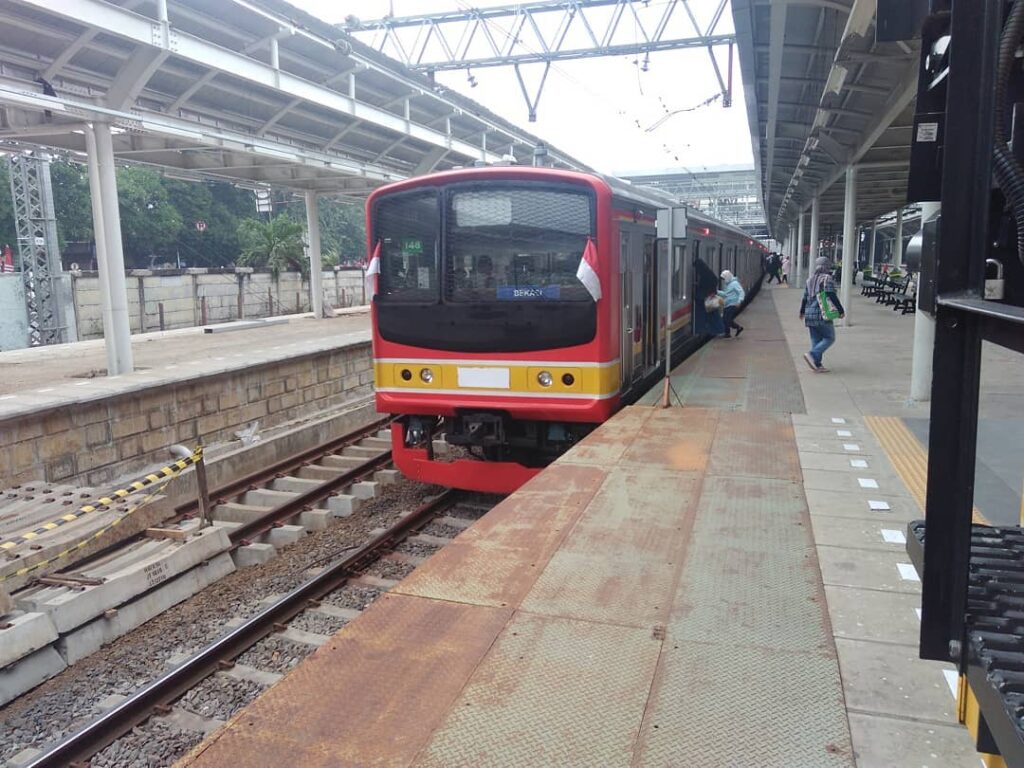 Rute KRL Commuter Line ke Monumen Pancasila Sakti Rute KRL Commuter Line ke Monumen Pancasila Sakti