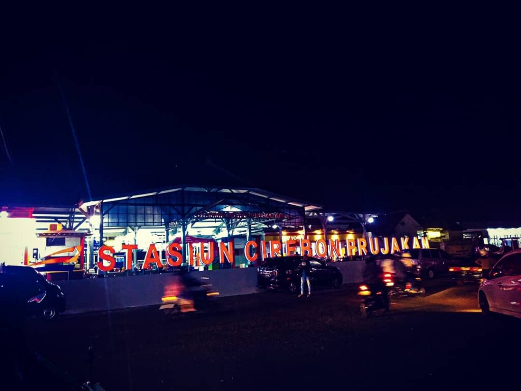 Stasiun Cirebon Prujakan – Info Jadwal Kereta Api Stasiun Cirebon Prujakan