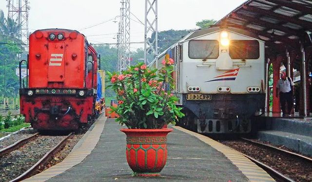 Layanan Kereta Api Dari Dan Ke Stasiun Jember Layanan Kereta Api Dari Dan Ke Stasiun Jember