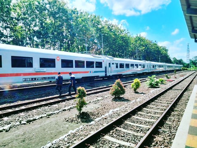 Gambar Foto Stasiun Jember