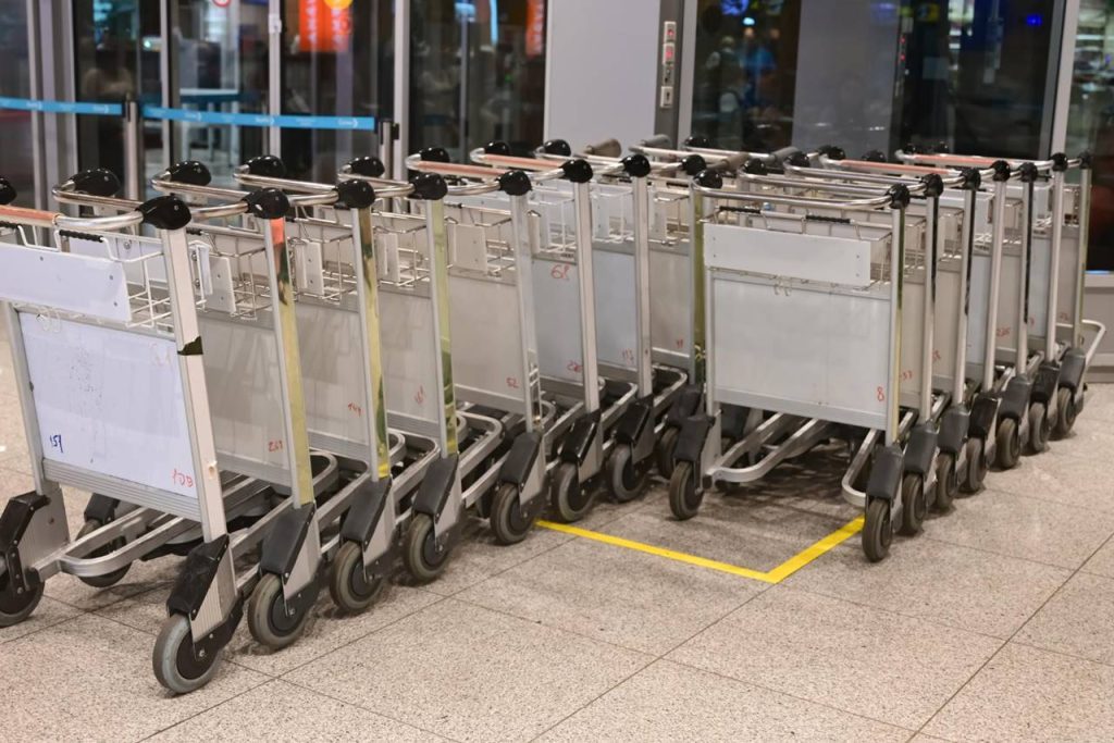 Cara Menggunakan Troli Bandara: Panduan Praktis di Bandara Soekarno-Hatta Cara Menggunakan Troli Bandara: Panduan Praktis di Bandara Soekarno-Hatta