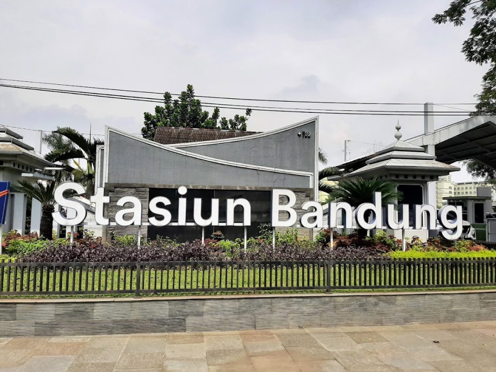 Jadwal & Tiket Kereta Api Surabaya – Bandung Terbaru Di 2026 Jadwal & Tiket Kereta Api Surabaya – Bandung Terbaru Di 2026