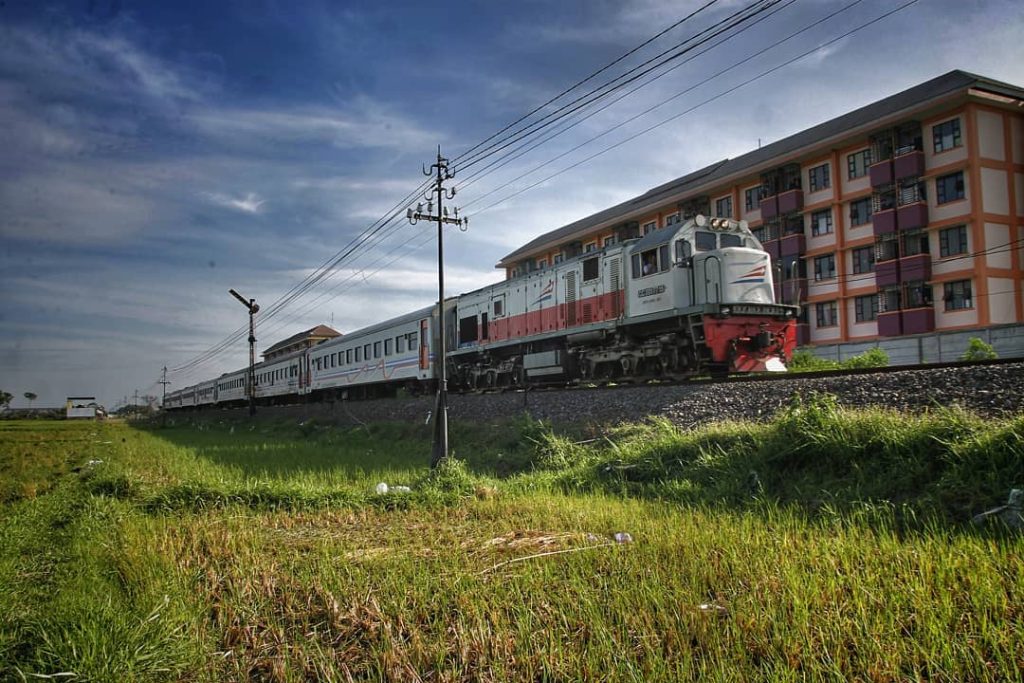 Kereta Api Kahuripan - Jadwal, Rute, dan Harga Tiket Terbaru 2026