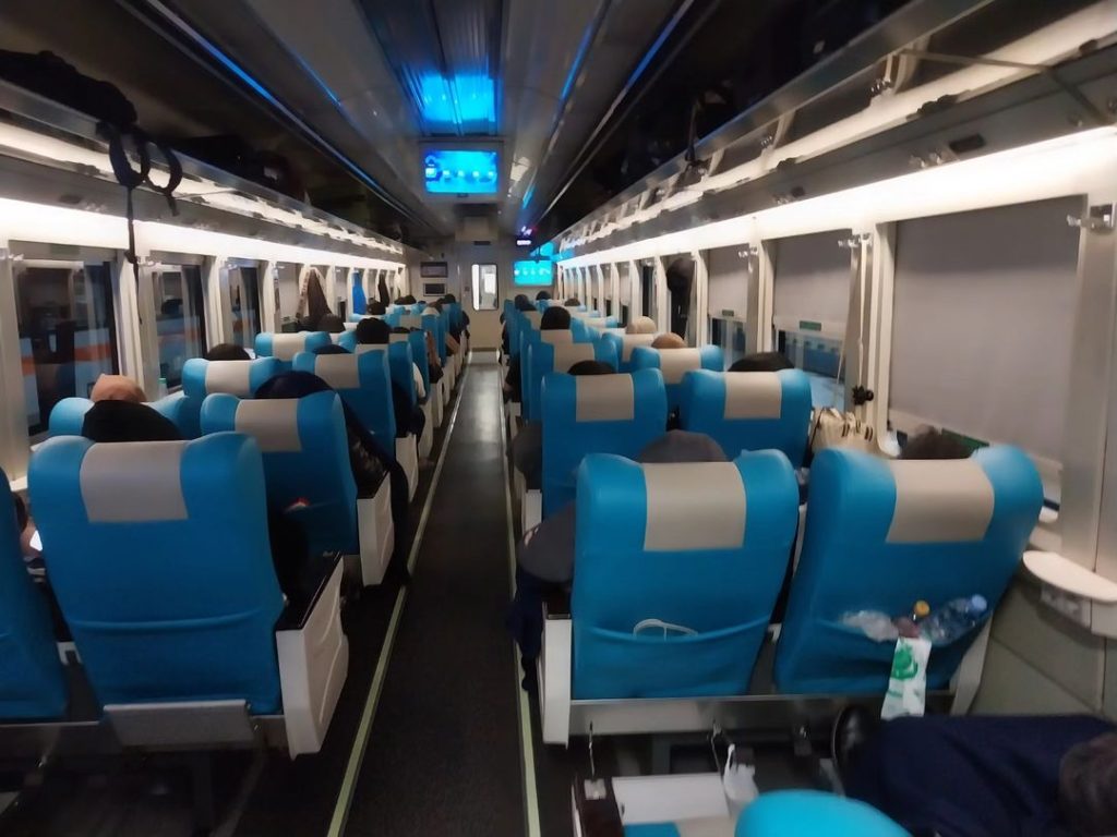 Fasilitas Kereta Api Senja Utama Solo